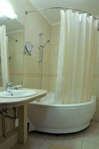Red Royal Hotel