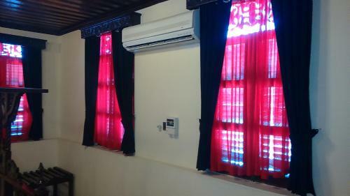 Chavda Hotel