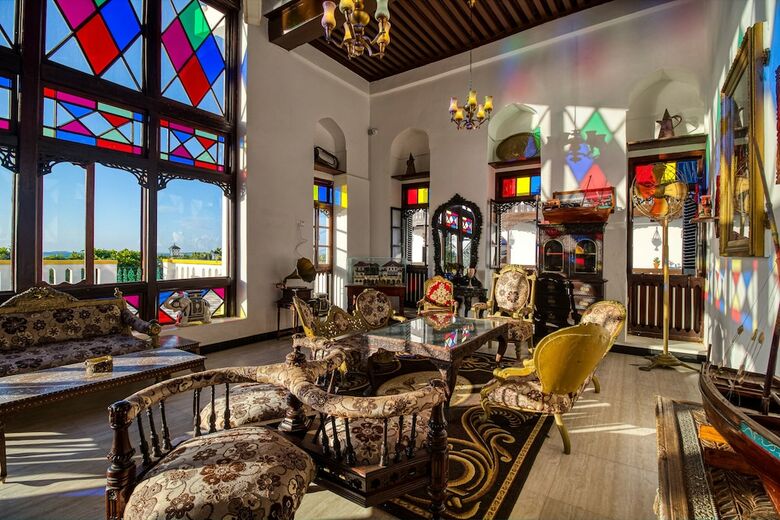 Tembo House Hotel