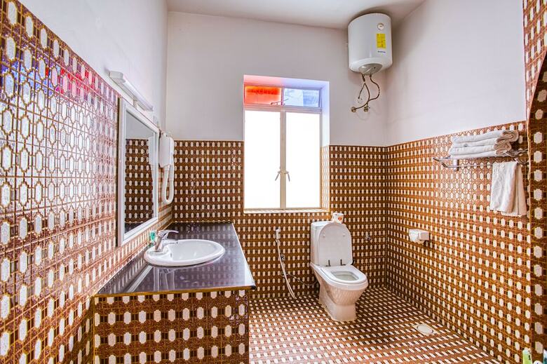 Tembo House Hotel