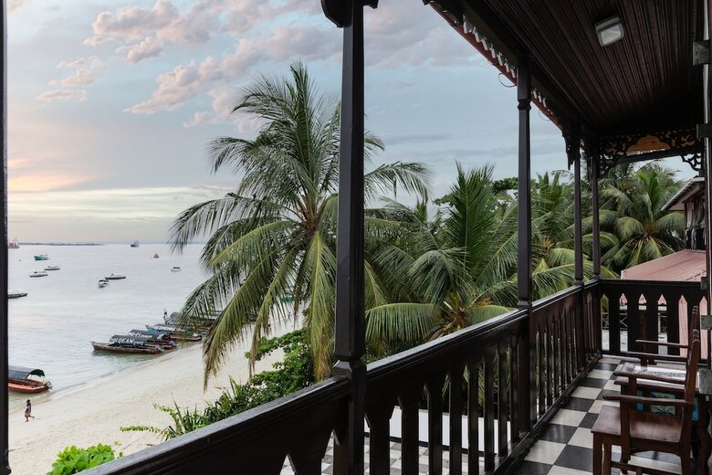 Tembo House Hotel