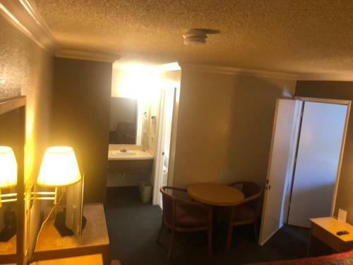 Hotel National 9 Inn