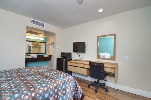 Motel 6 Buttonwillow North