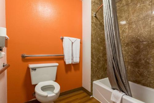 Motel 6 Buttonwillow Central