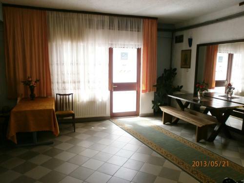 Hostal Rooms San