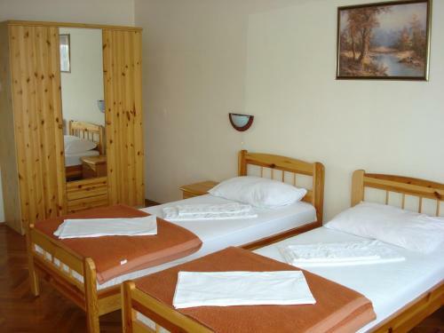 Hostal Rooms Bijela Ru?a