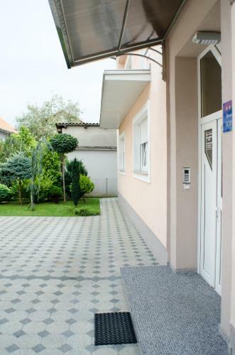 Hostal Guesthouse Tiban