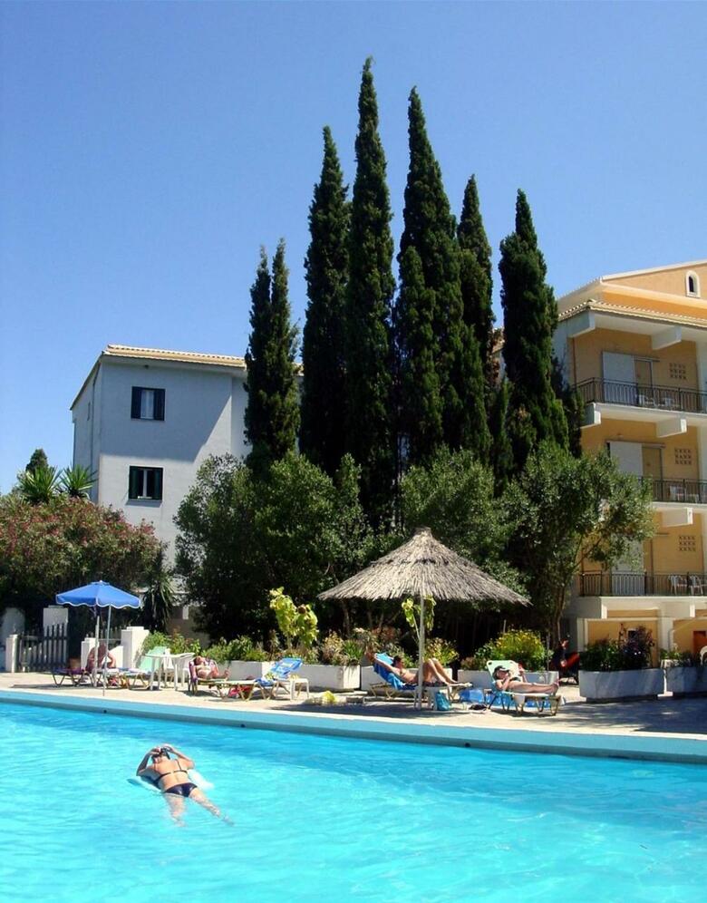 Hotel Ipsos Beach