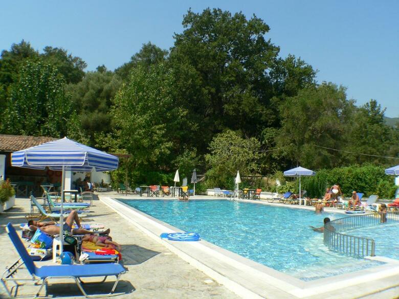 Hotel Ipsos Beach