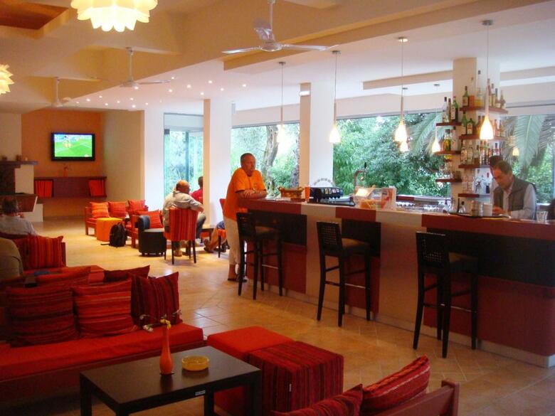 Hotel Ipsos Beach