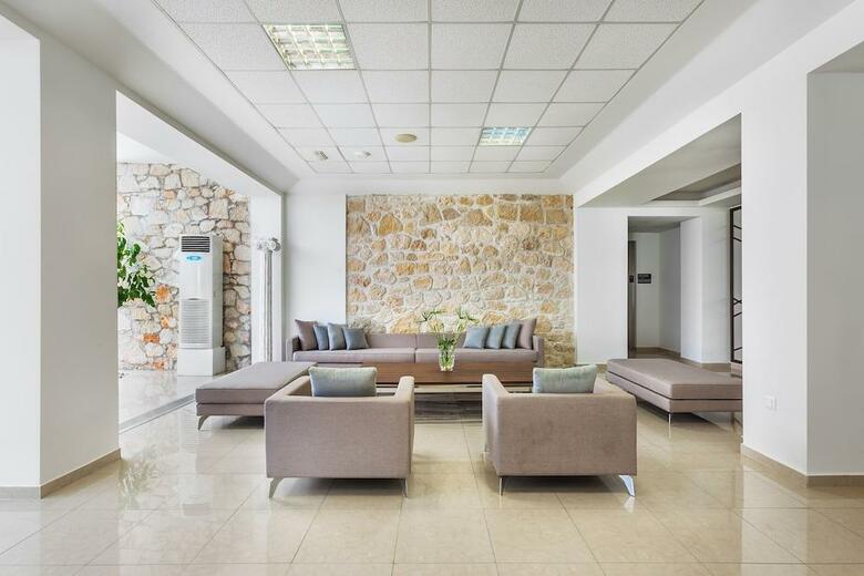Kriopigi Beach Hotel