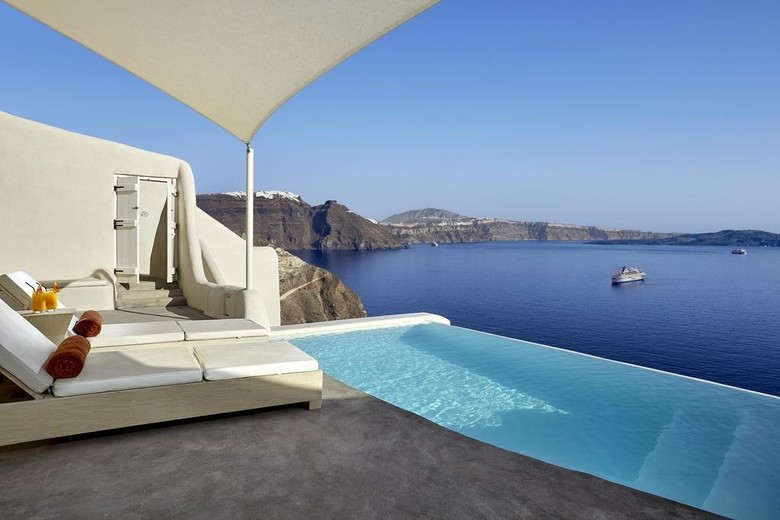 Hotel Mystique