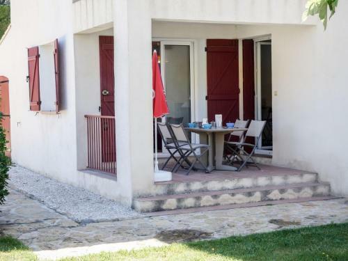Two-bedroom Apartment R�sidence Aubanel 1