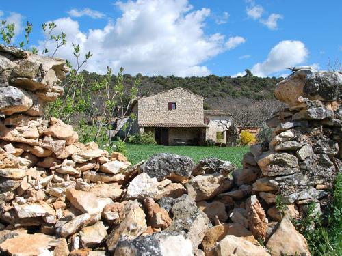 Holiday Home Le Puits Du Geai St Saturnin D'apt