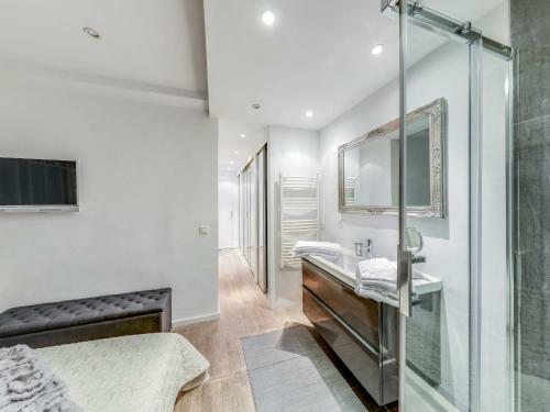 Apartment Rue Du Commandant Guichard