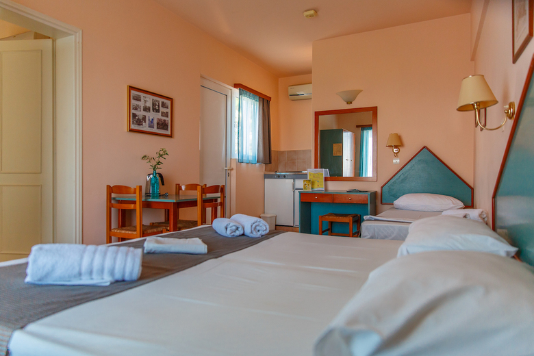 Filoxenia Apartments & Studios