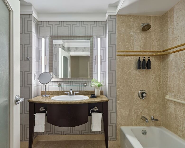 Loews Boston Hotel
