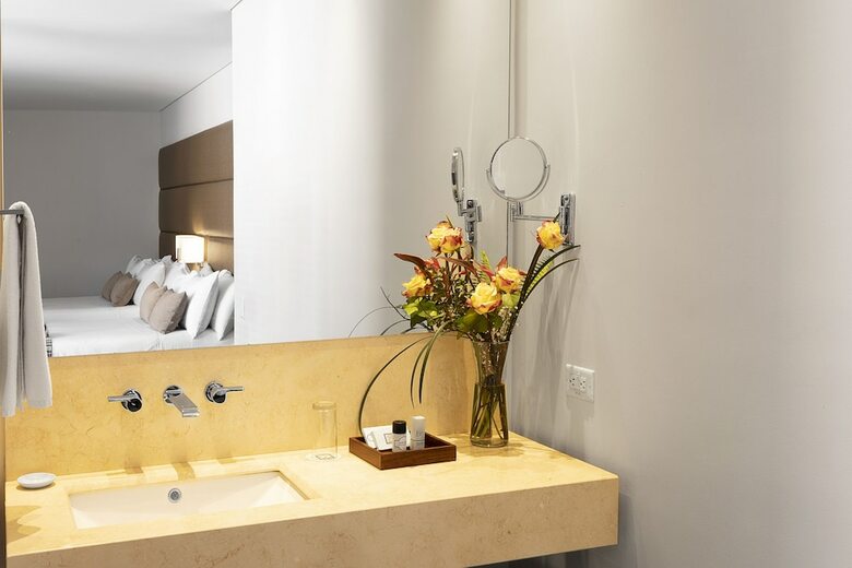 Bs Rosales Hotel & Suites