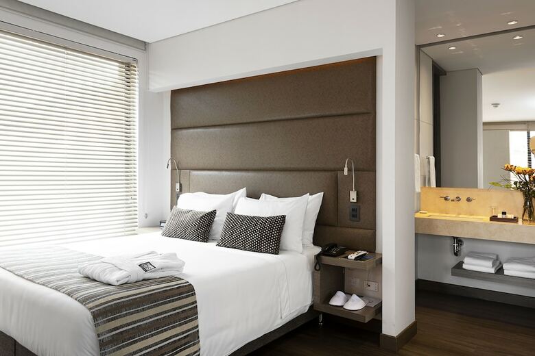 Bs Rosales Hotel & Suites