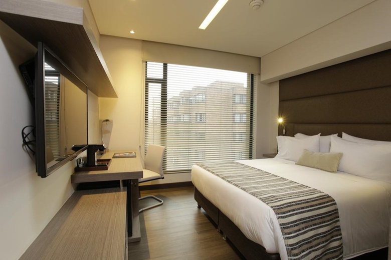 Bs Rosales Hotel & Suites