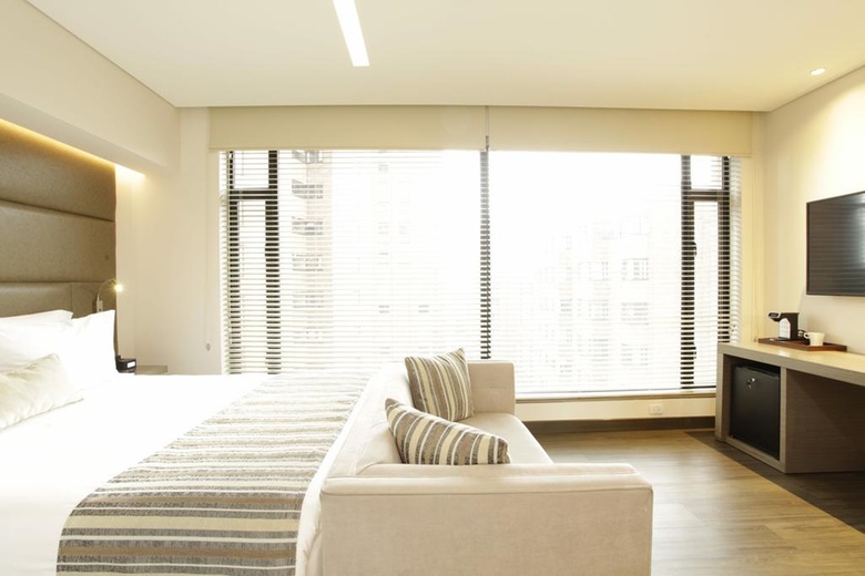 Bs Rosales Hotel & Suites