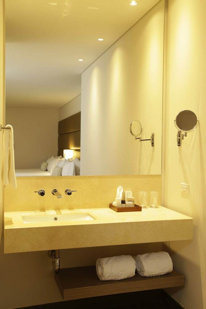 Bs Rosales Hotel & Suites