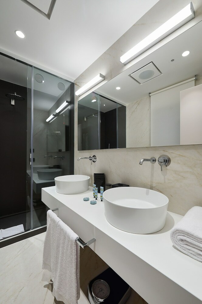 Mytale Creative Academy Hotel