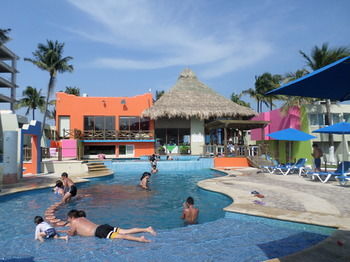 Suites Mediterr�neo Hotel