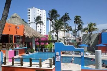 Suites Mediterr�neo Hotel