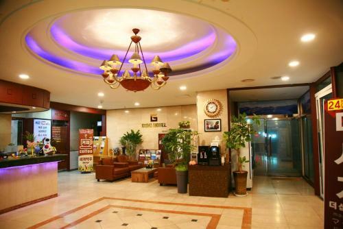 Gumi Metro Hotel