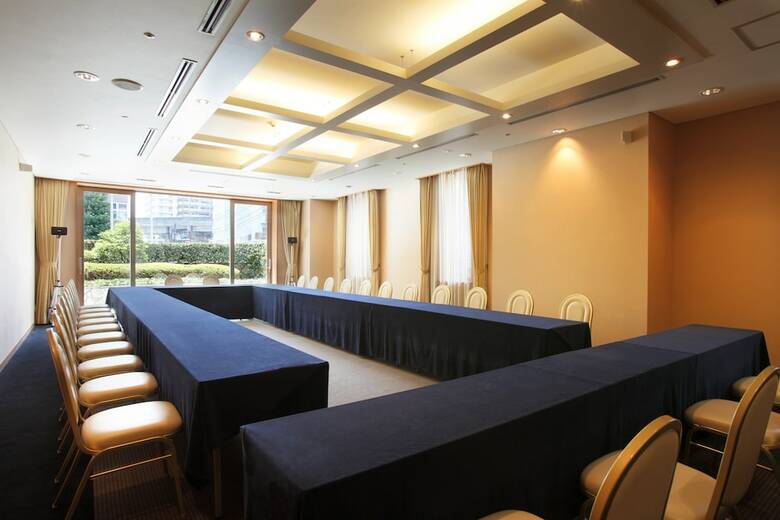 Hotel Ana Holiday Inn Sendai