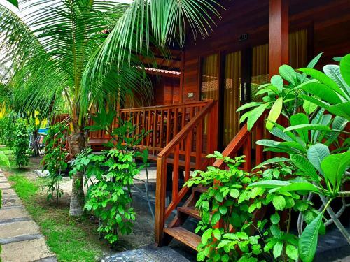 Hostal Lembongan Tropical