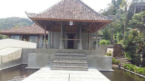 Melanting Cottages