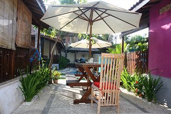 Andy's Surf Villa & Bungalows