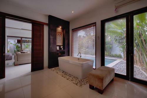 Kutus Kutus Canggu Villa