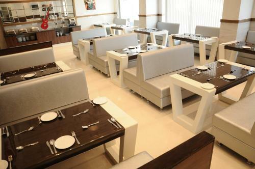 Hotel Chandra Imperial