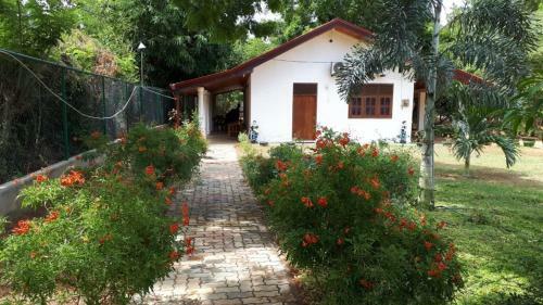 Hotel Rukmali Avanhala