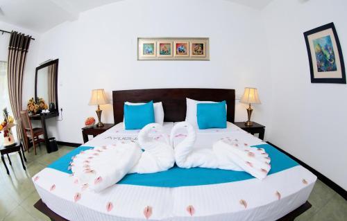 Hotel Coco Royal Beach Resort