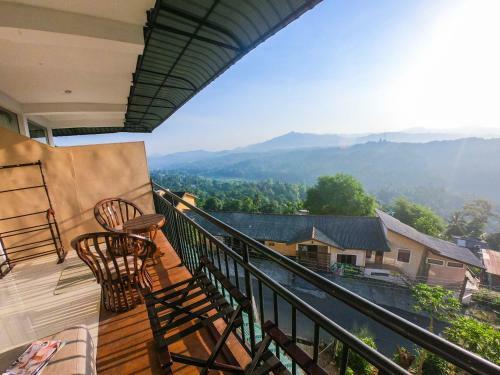 Hills Edge Hotel