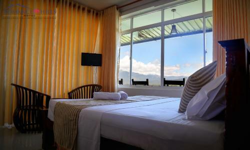 Hills Edge Hotel