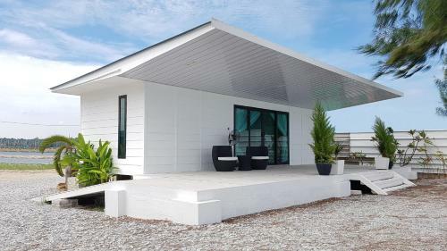 Rockbund Fishing Chalet