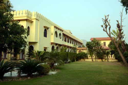 Hotel Sajjan Bagh