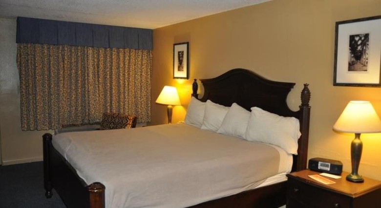 Hotel Howard Johnson Inn Lakefront