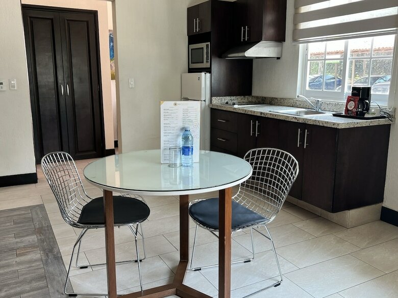 �urea Hotel And Suites