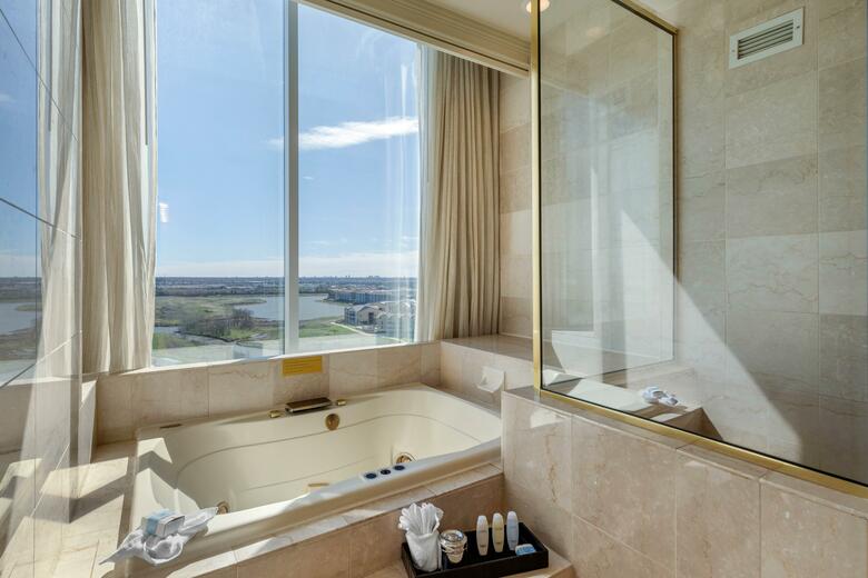 Hotel Omni Dallas Park West
