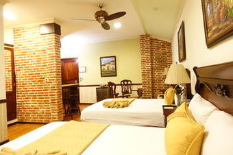 Hotel Platino (.)