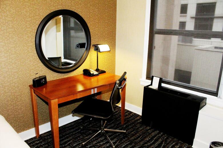 Executive Hotel Pacific