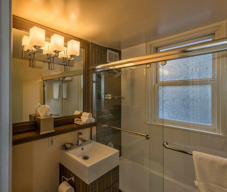 Executive Hotel Pacific