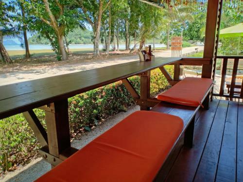 Hotel Suntisook Resort