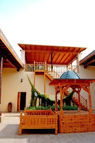 Hotel Qosha Darvoza